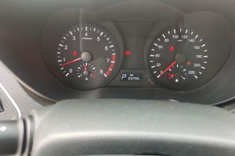Used Haima Fumei 2014 M5 1.6L Automatic Comfort Model Odometer Close Up