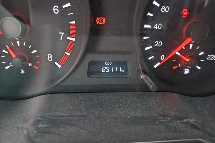 Used Haima Fumei 2014 M5 1.6L Manual Standard Model Odometer Close Up