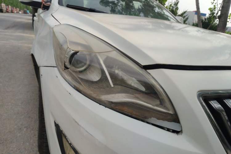 Used Haima Fumei 2014 M5 1.6L Manual Elite Model Right Front Headlight