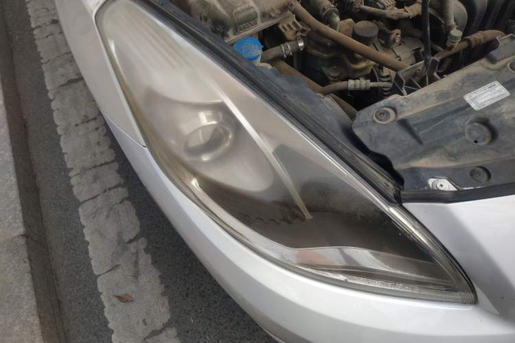 Used Haima Fumei 2014 M5 1.6L Automatic Elite Model Right Front Headlight