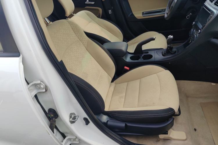 Used Haima Fumei 2014 M5 1.6L Manual Elite Model Right Front Seat