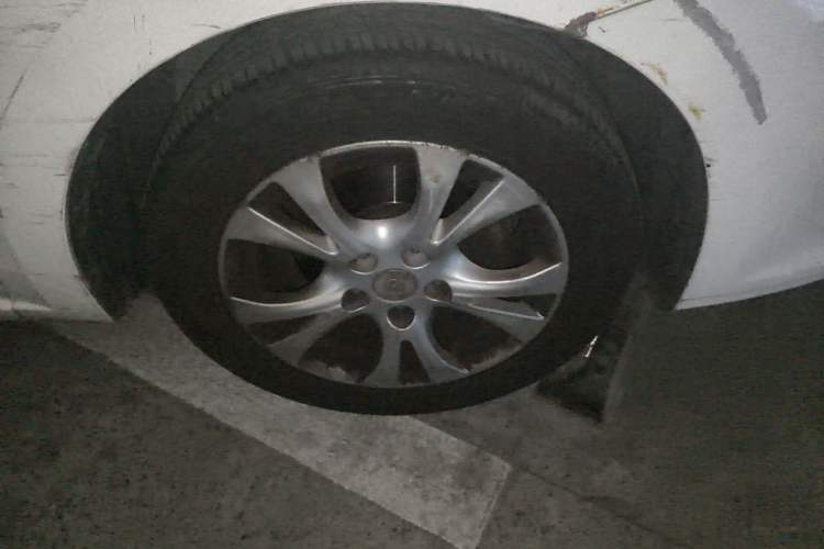 Used Haima Fumei 2014 M5 1.6L Automatic Elite Model Right Front Wheel Hub