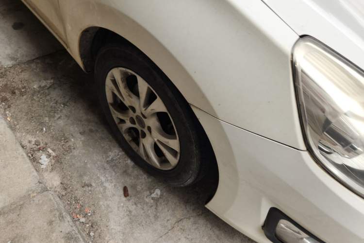 Used Haima Fumei 2014 M5 1.6L Automatic Elite Model Right Front Wheel Hub