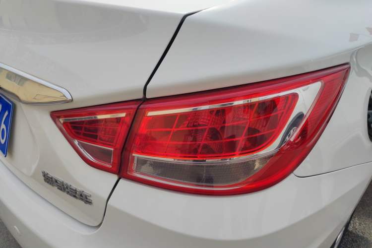 Used Haima Fumei 2014 M5 1.6L Manual Elite Model Right Rear Taillight