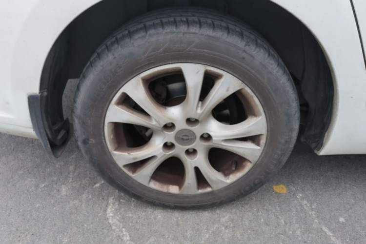 Used Haima Fumei 2014 M5 1.6L Manual Standard Model Right Rear Wheel Hub