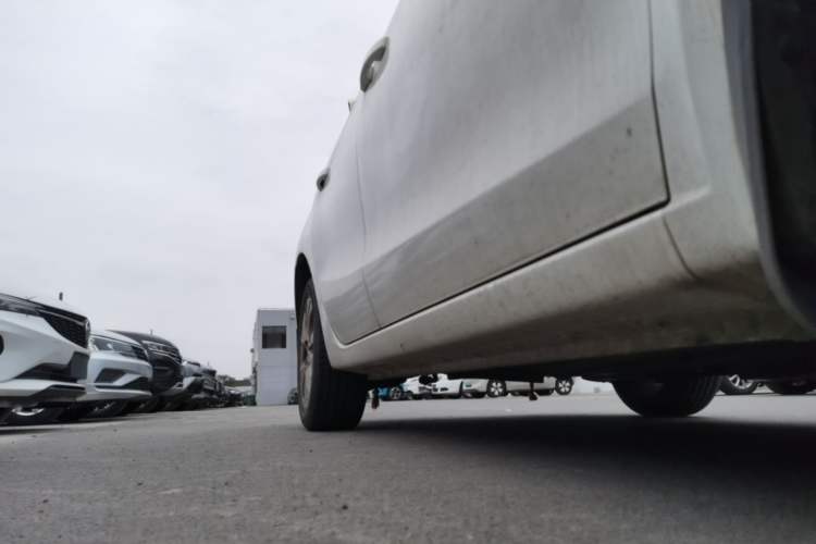 Used Haima Fumei 2014 M5 1.6L Manual Standard Model Right Side Sill