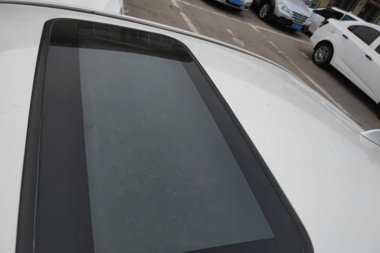 Used Haima Fumei 2014 M5 1.6L Manual Fashion Edition Roof