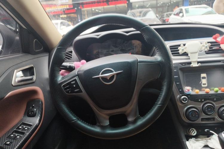 Used Haima Fumei 2014 M5 1.6L Manual Luxury Model Steering Wheel