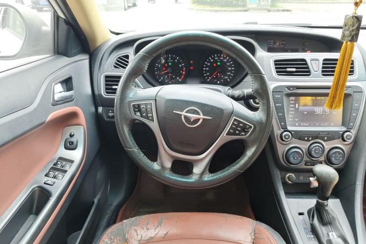 Used Haima Fumei 2014 M5 1.6L Automatic Luxury Model Steering Wheel