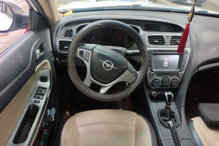 Used Haima Fumei 2014 M5 1.6L Manual Fashion Edition Steering Wheel