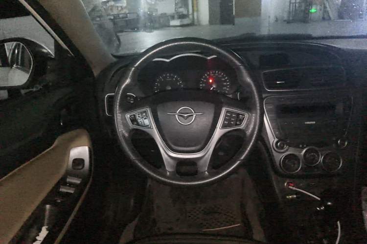 Used Haima Fumei 2014 M5 1.6L Automatic Elite Model Steering Wheel