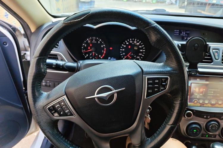 Used Haima Fumei 2014 M5 1.6L Automatic Elite Model Steering Wheel