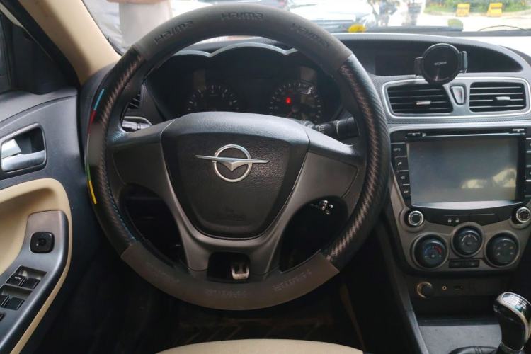 Used Haima Fumei 2014 M5 1.6L Manual Standard Model Steering Wheel