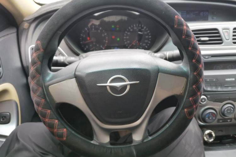Used Haima Fumei 2014 M5 1.6L Manual Standard Model Steering Wheel