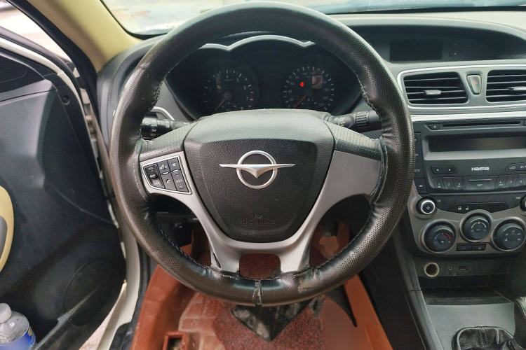 Used Haima Fumei 2014 M5 1.6L Manual Elite Model Steering Wheel