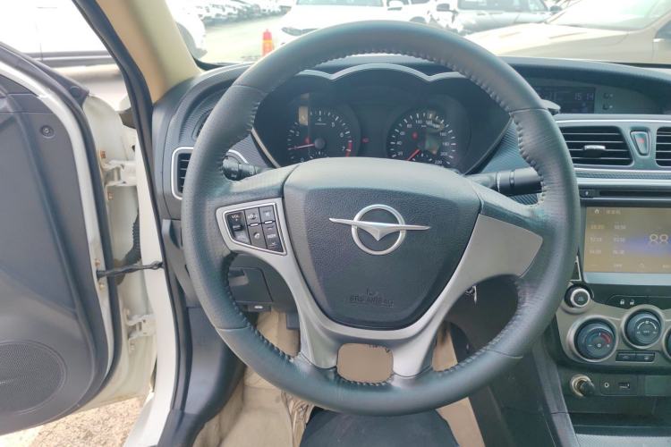 Used Haima Fumei 2014 M5 1.6L Manual Elite Model Steering Wheel