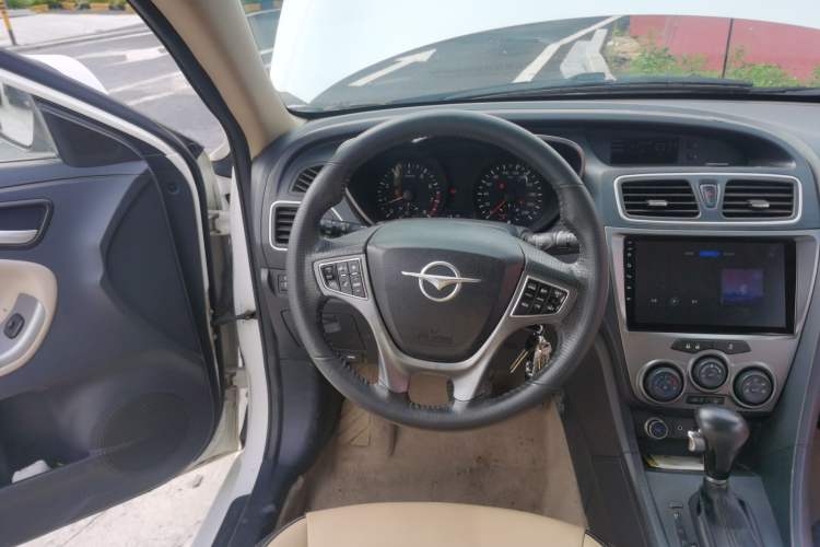 Used Haima Fumei 2014 M5 1.6L Automatic Comfort Model Steering Wheel