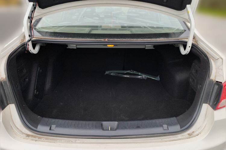 Used Haima Fumei 2014 M5 1.6L Automatic Comfort Model Trunk