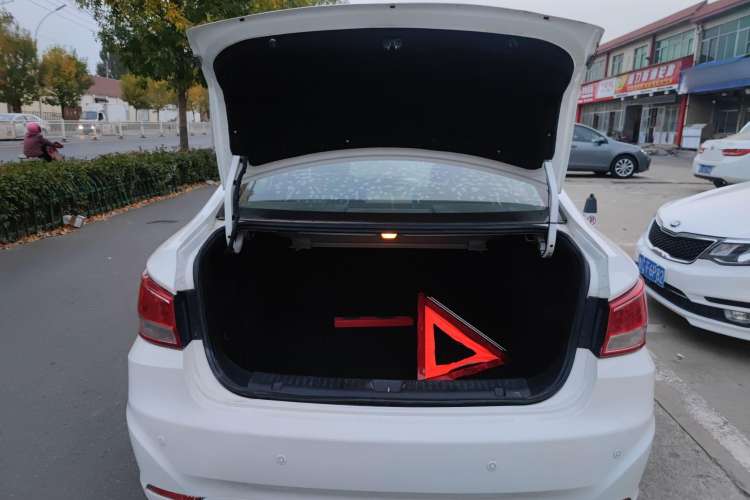 Used Haima Fumei 2014 M5 1.6L Manual Fashion Edition Trunk