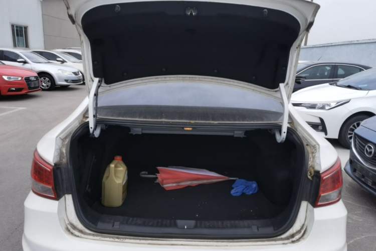 Used Haima Fumei 2014 M5 1.6L Manual Standard Model Trunk