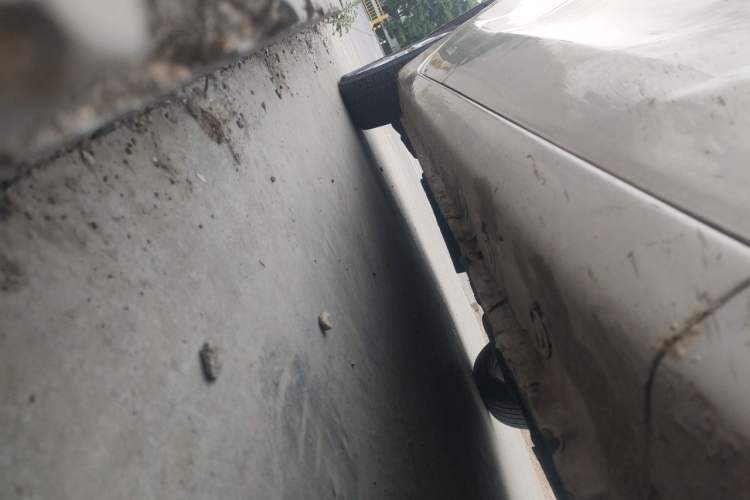 Used Haima Fumei 2014 M5 1.6L Manual Elite Model Chassis Front Right