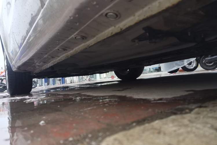 Used Haima Fumei 2014 M5 1.6L Manual Standard Model Chassis Rear Left