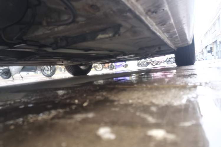 Used Haima Fumei 2014 M5 1.6L Manual Standard Model Chassis Rear Right
