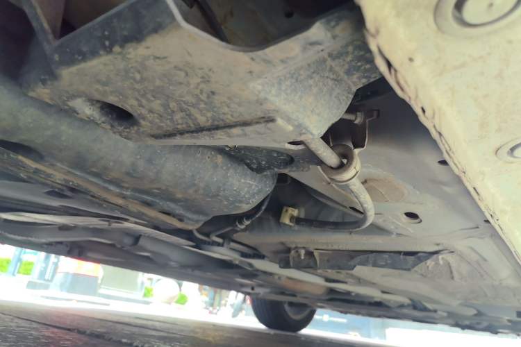 Used Haima Fumei 2014 M5 1.6L Manual Fashion Edition Chassis Rear Right
