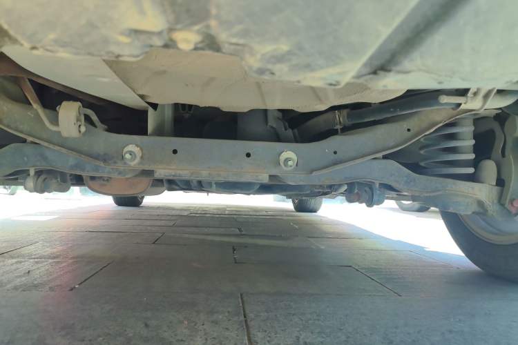 Used Haima Fumei 2014 M5 1.6L Manual Fashion Edition Chassis Rear