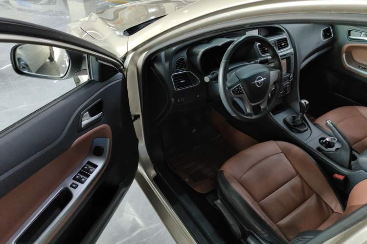 Used Haima Fumei 2014 M5 1.6L Manual Luxury Model Driver Seat
