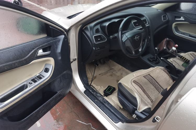 Used Haima Fumei 2014 M5 1.6L Manual Standard Model Driver Seat