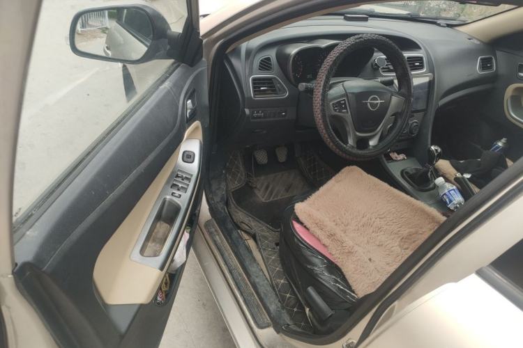 Used Haima Fumei 2014 M5 1.6L Manual Elite Model Driver Seat