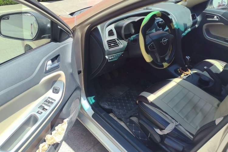 Used Haima Fumei 2014 M5 1.6L Manual Fashion Edition Driver Seat