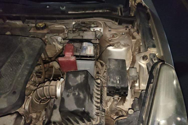 Used Haima Fumei 2014 M5 1.6L Manual Luxury Model Engine Bay Left