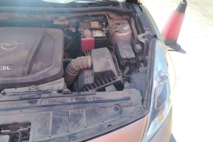Used Haima Fumei 2014 M5 1.6L Manual Fashion Edition Engine Bay Left