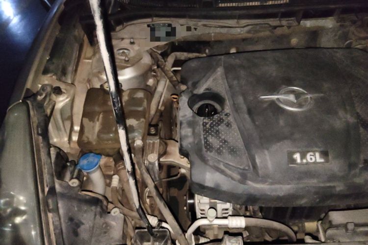 Used Haima Fumei 2014 M5 1.6L Manual Luxury Model Engine Bay Right