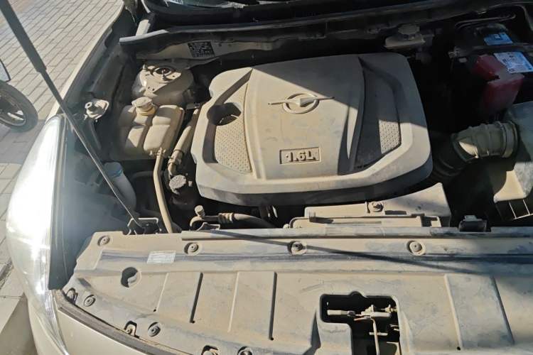 Used Haima Fumei 2014 M5 1.6L Automatic Comfort Model Engine Bay Right