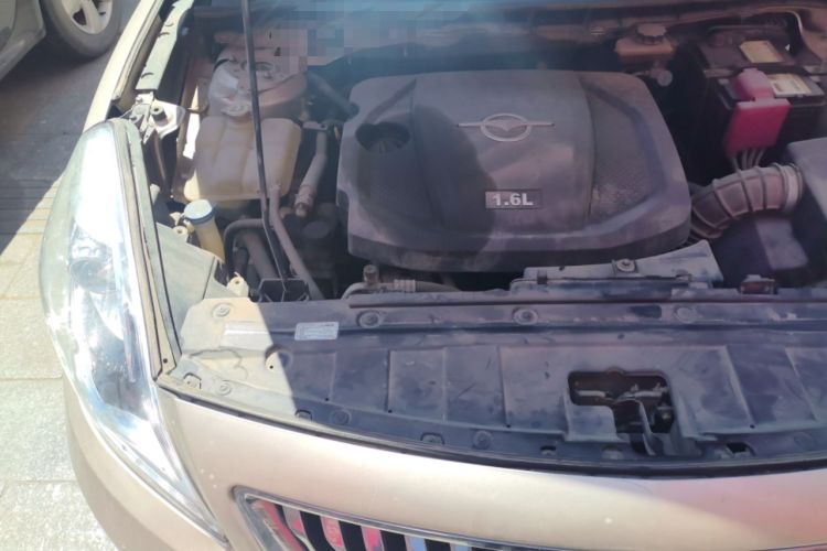 Used Haima Fumei 2014 M5 1.6L Manual Fashion Edition Engine Bay Right