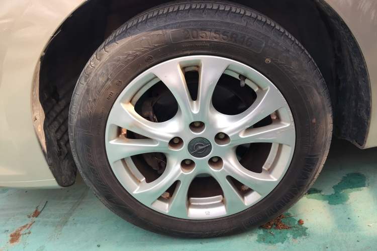 Used Haima Fumei 2014 M5 1.6L Manual Elite Model Exterior 4