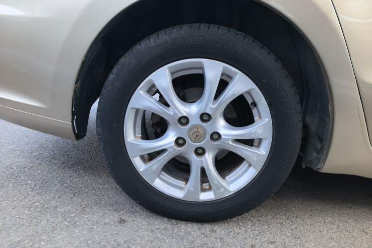Used Haima Fumei 2014 M5 1.6L Manual Fashion Edition Exterior 8