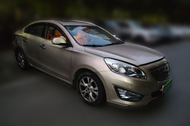 Used Haima Fumei 2014 M5 1.6L Manual Fashion Edition Front Right 45 Deg