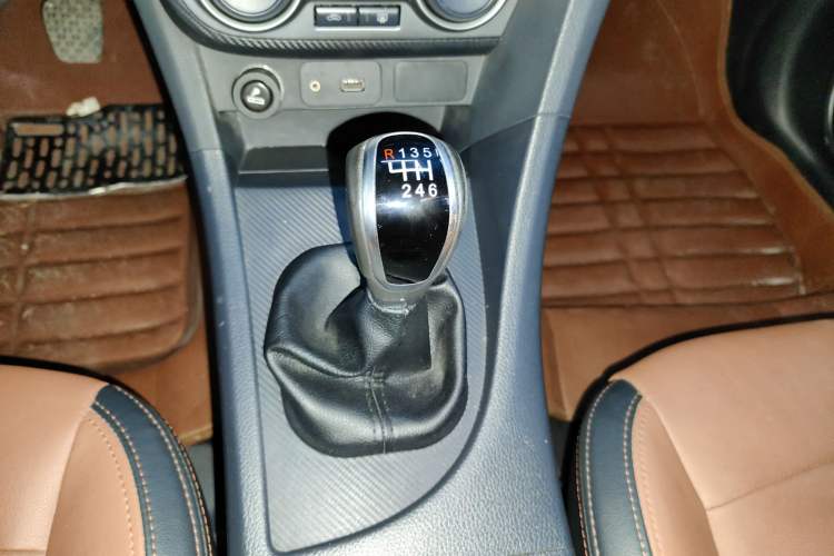 Used Haima Fumei 2014 M5 1.6L Manual Luxury Model Gear Lever
