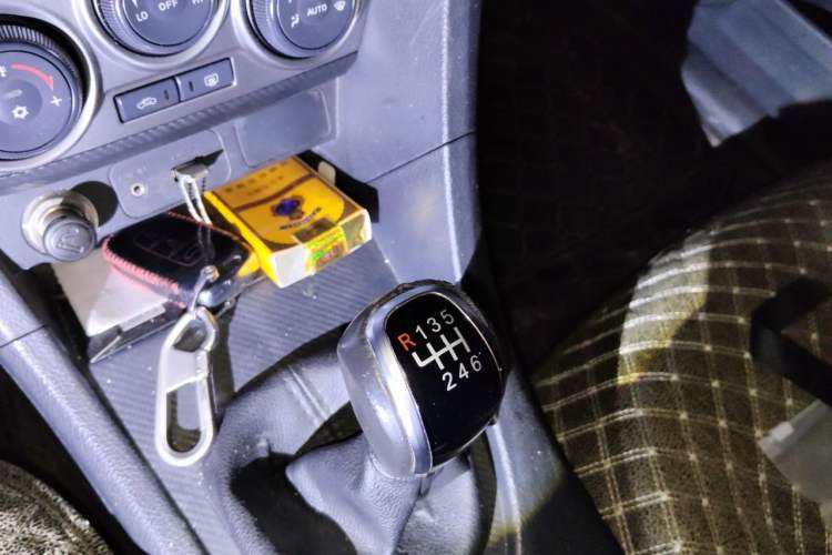 Used Haima Fumei 2014 M5 1.6L Manual Luxury Model Gear Lever
