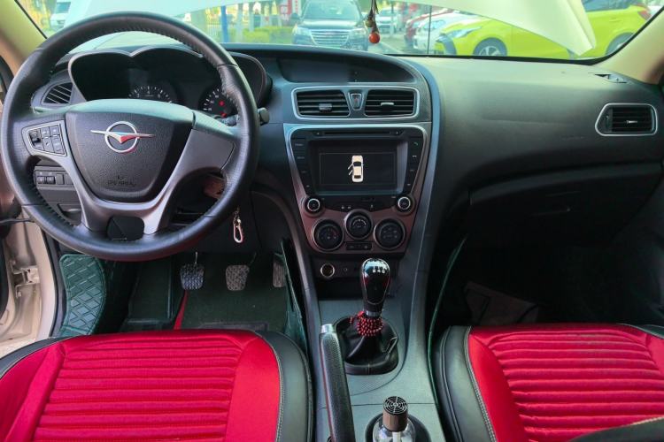 Used Haima Fumei 2014 M5 1.6L Manual Fashion Edition Interior 2