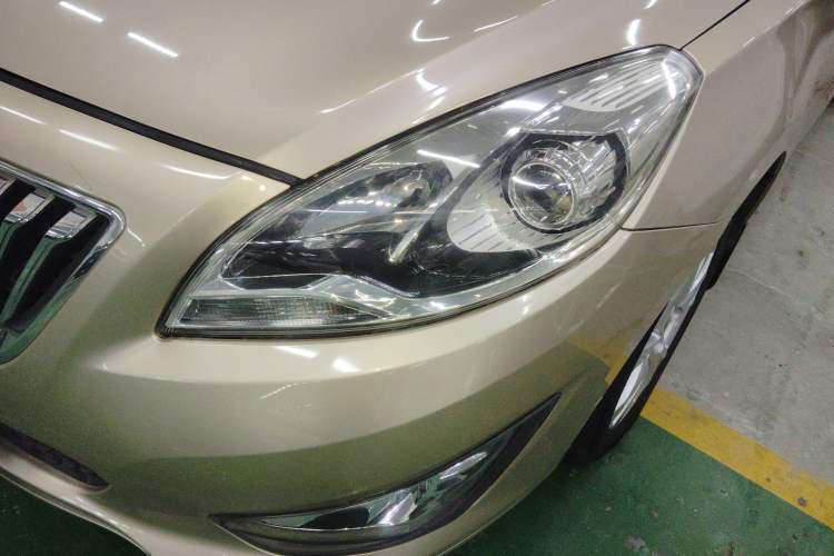 Used Haima Fumei 2014 M5 1.6L Manual Elite Model Left Front Headlight