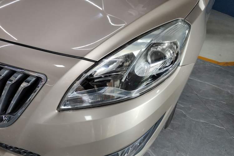 Used Haima Fumei 2014 M5 1.6L Manual Luxury Model Left Front Headlight
