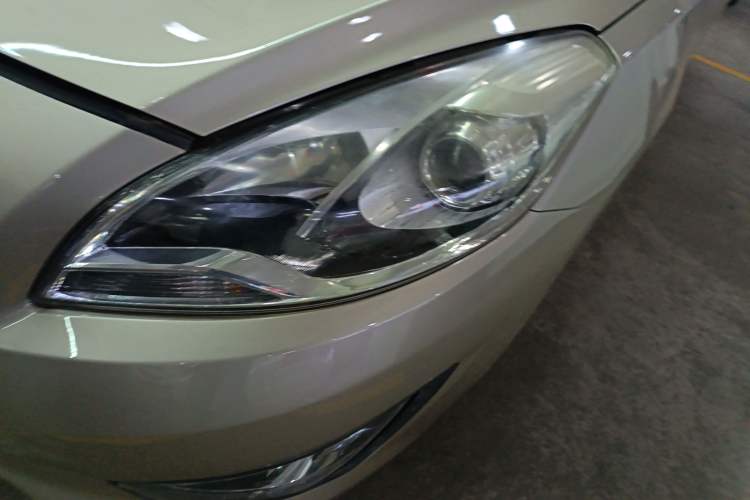 Used Haima Fumei 2014 M5 1.6L Manual Elite Model Left Front Headlight