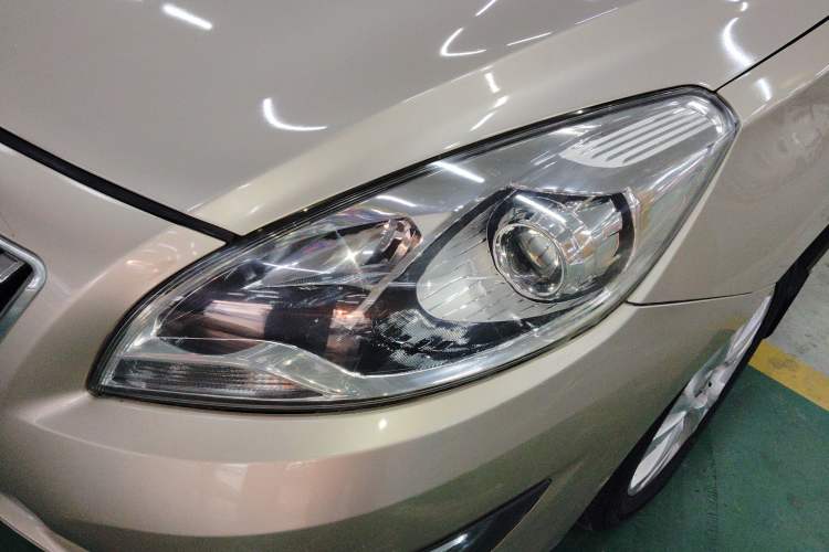 Used Haima Fumei 2014 M5 1.6L Manual Elite Model Left Front Headlight