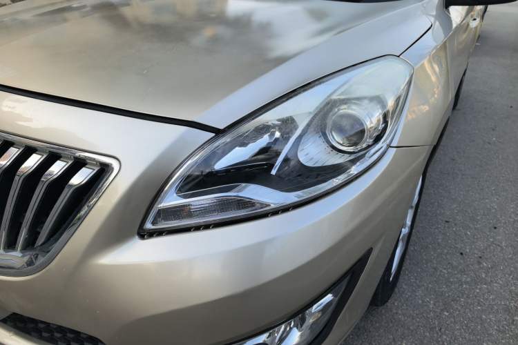 Used Haima Fumei 2014 M5 1.6L Manual Fashion Edition Left Front Headlight