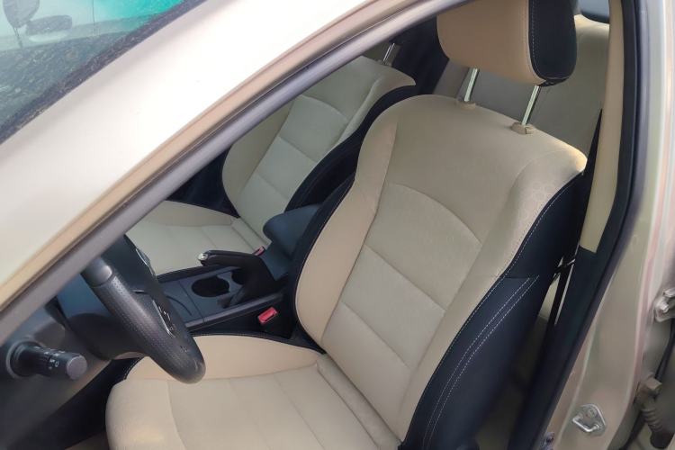 Used Haima Fumei 2014 M5 1.6L Manual Elite Model Left Front Seat